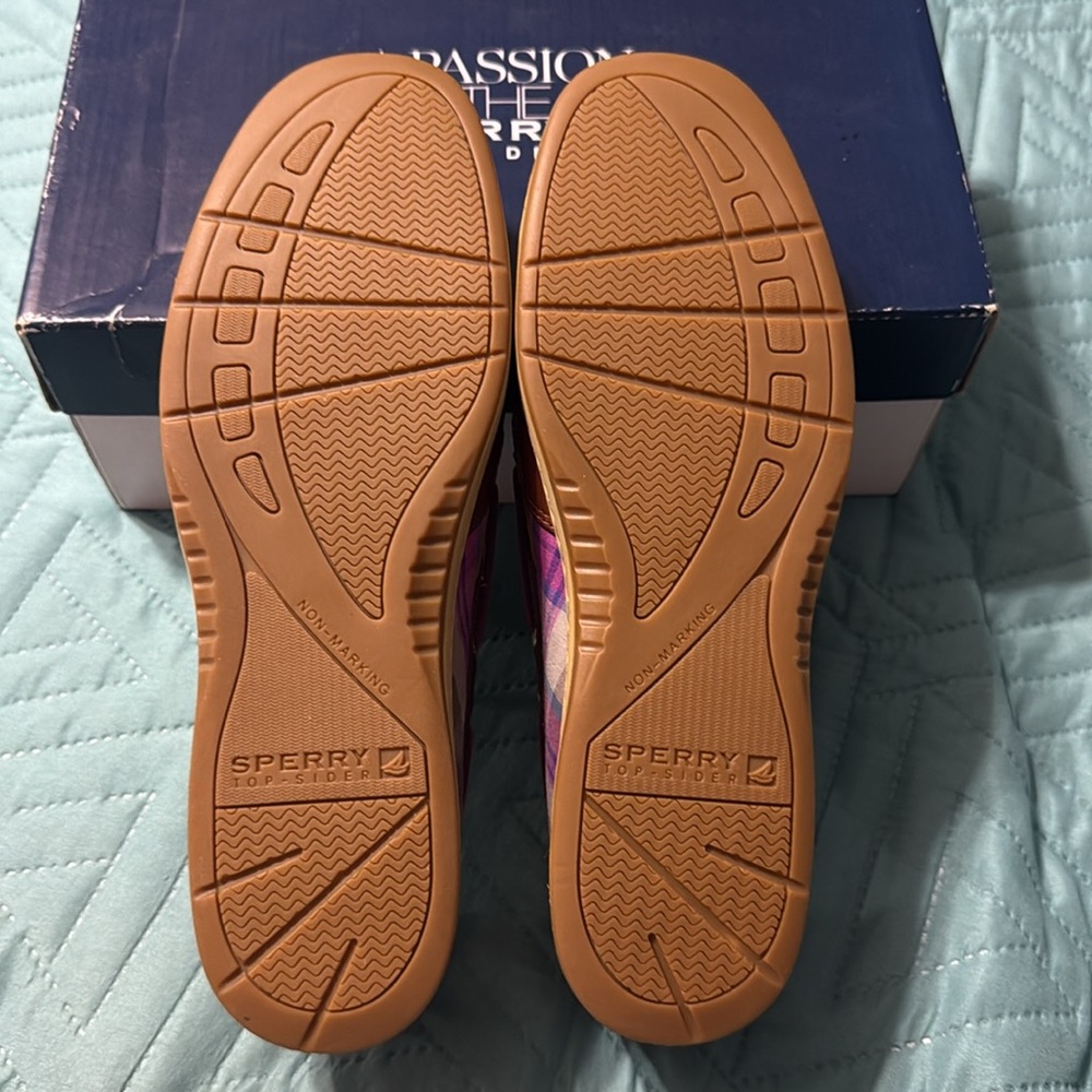Sperry Bluefish Tan/Pink Plaid Size: 11M Women’s - Picture 3 of 6